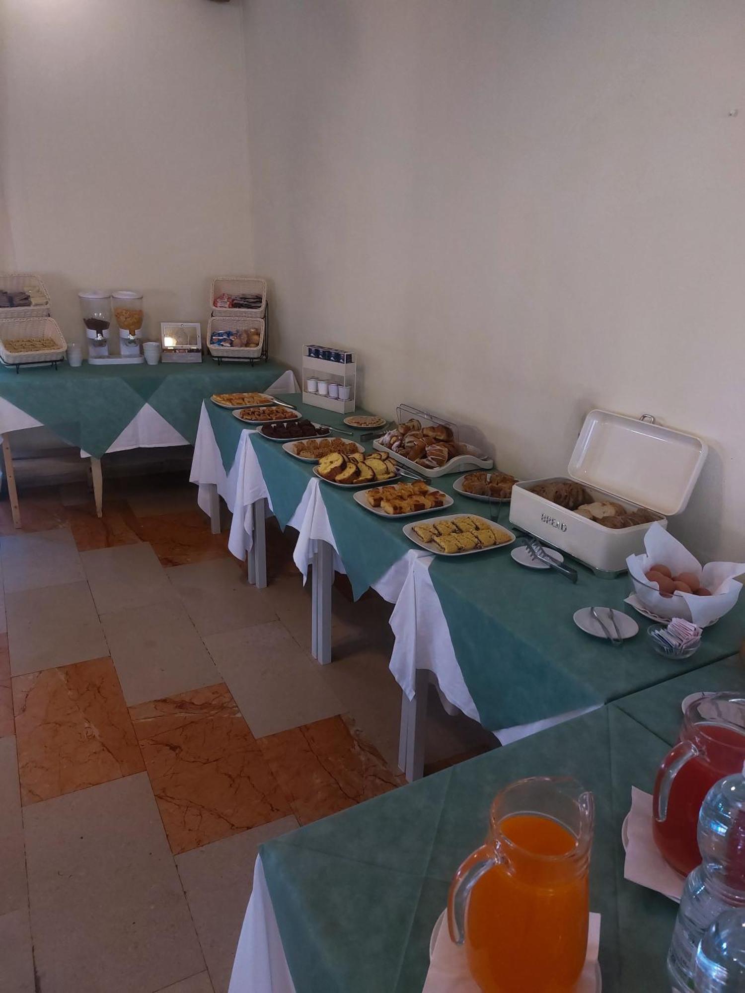 Hotel Laurin Лидо Ди Камайоре Екстериор снимка